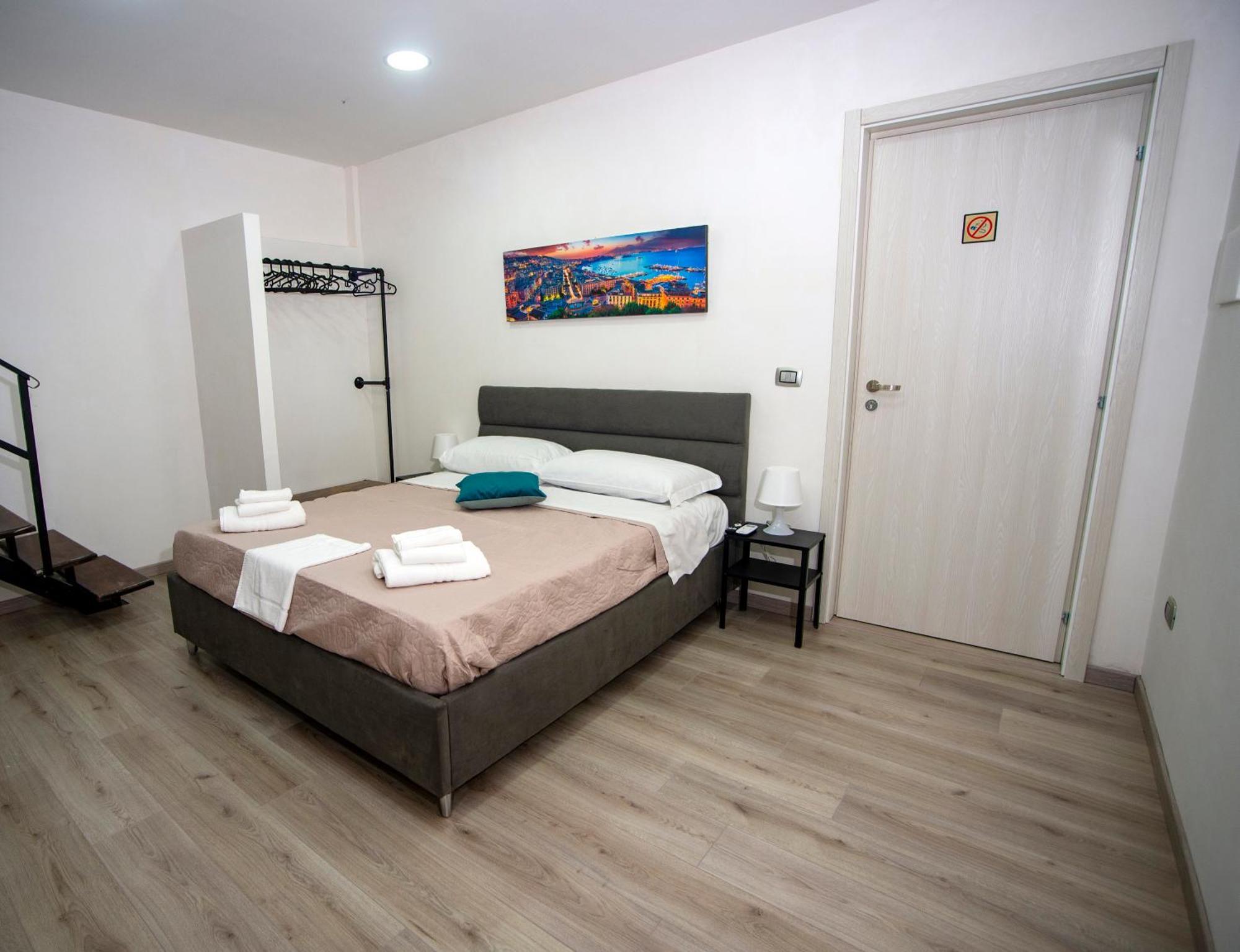 Na City Rooms Neapel Exteriör bild
